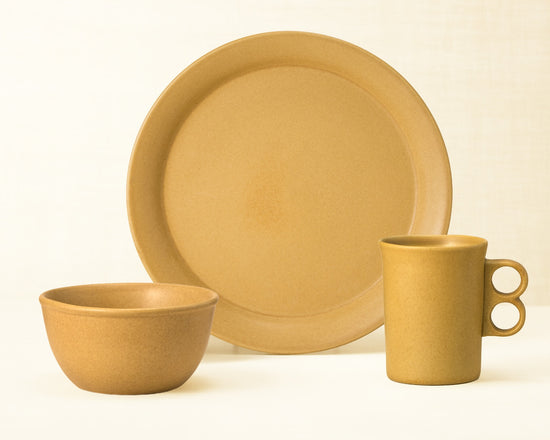 Element Gold dinnerware 3 piece set including our dinner plate, medium basic bowl and trigger mug.