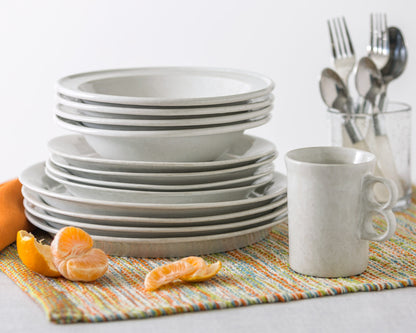 Classic Dinnerware 4-Piece Place Setting, Rimmed Bowl & Trigger Mug