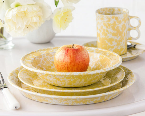 Classic Dinnerware 5-Piece Place Setting, Rimmed Bowl & Trigger Mug