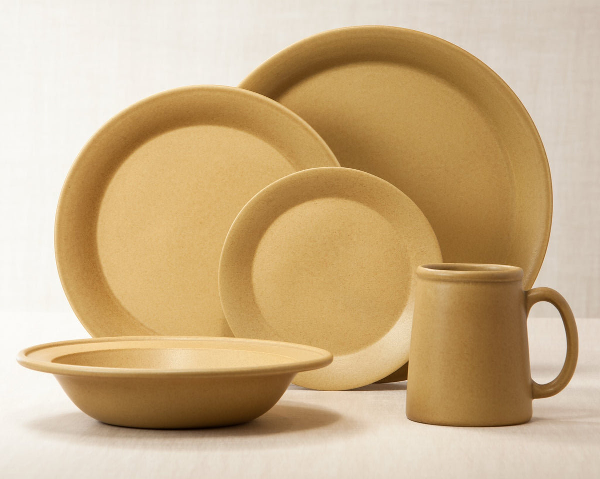 Classic Dinnerware 5-Piece Place Setting, Rimmed Bowl & Tankard Mug